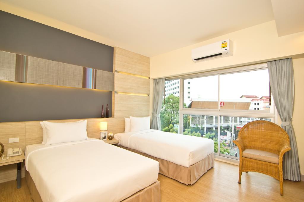 Sunshine One Otel Pattaya Oda fotoğraf